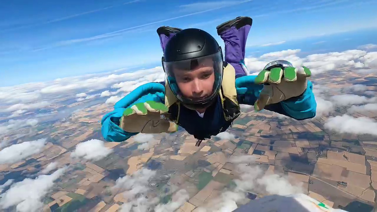 Teddy Skydiving